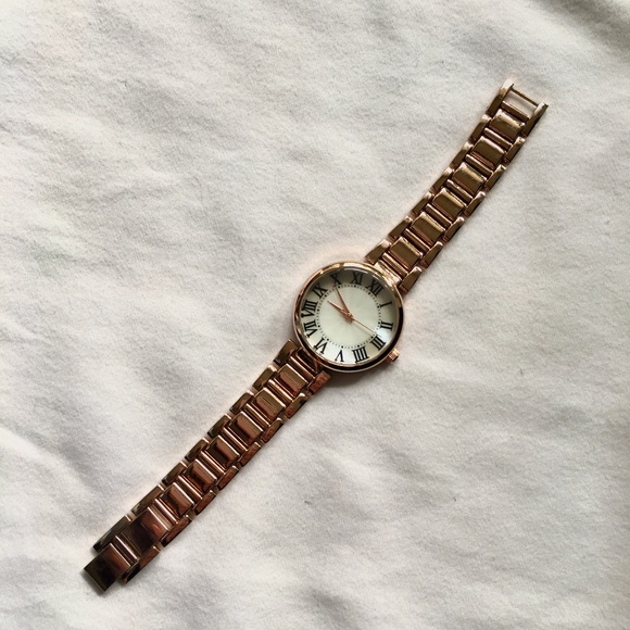 FREE W BUNDLE - Forever 21 Rose Gold Colored Watch w/ Pearly Face - Picture 2 of 12